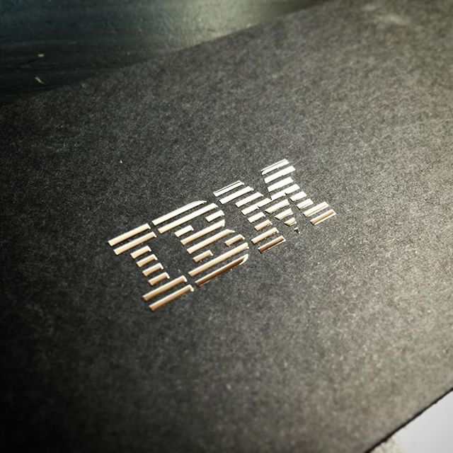 Металлическая наклейка IBM