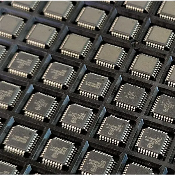 Лазерная маркировка пластика. Поверхность электронных компонентов