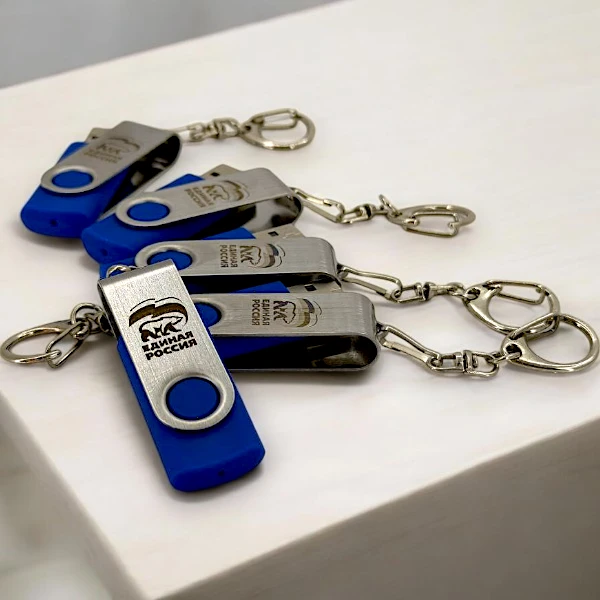 Лазерная гравировка на флешках Единая Россия