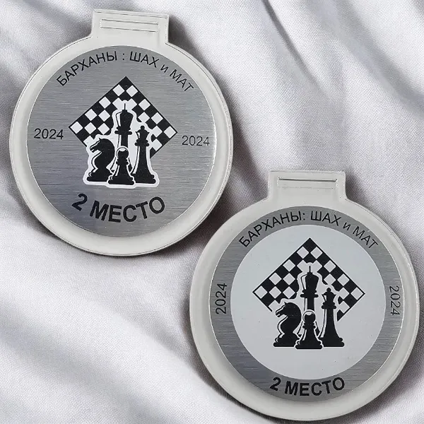 Комбинация акрила 3 мм и металлического вкладыша с УФ-печатью