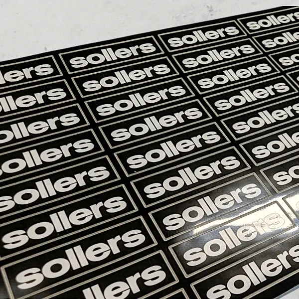 Саморазрушающиеся наклейки из пленки TESA с гравировкой