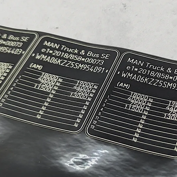 Саморазрушающиеся наклейки из пленки TESA с гравировкой