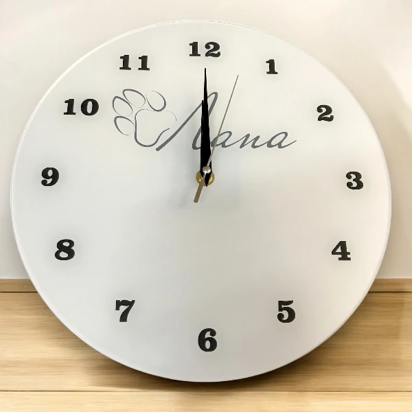 Часы с логотипом на заказ для ветеринарной клиники Часы с логотипом на заказ для ветеринарной клиники