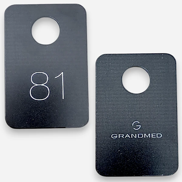 Металлический номерок для гардероба для GRANDMED