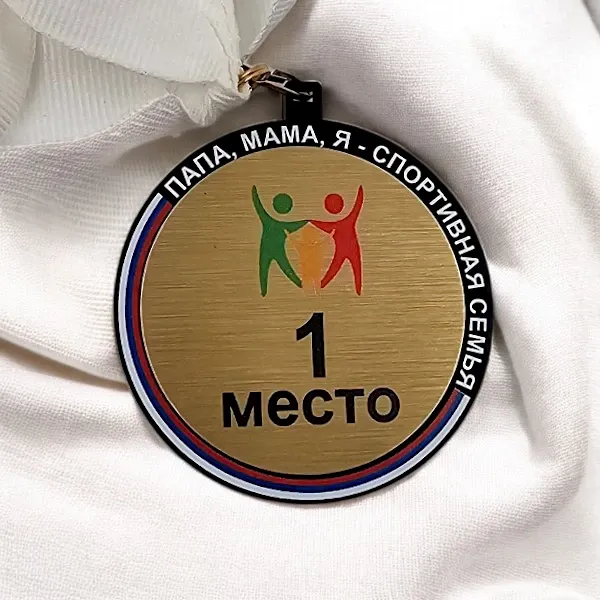 Черный акрил с металлическим вкладышем с УФ-печатью