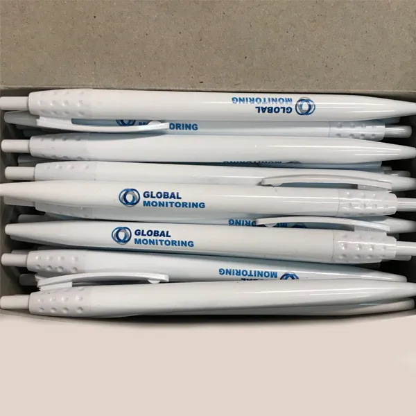 Прямая печать на ручках белого цвета.