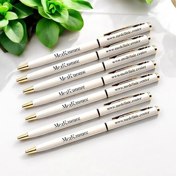 Металл, окрашенная поверхность, лазерная гравировка для компании МедКлиник.