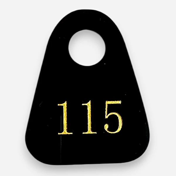 Акриловые номерки 3 мм с лазерной гравировкой и затиркой золотой краски