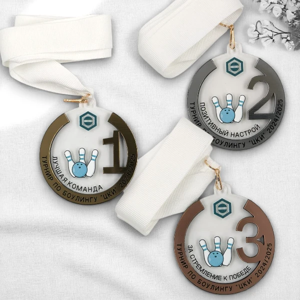 Металлизированный пластик, акрил с УФ-печатью