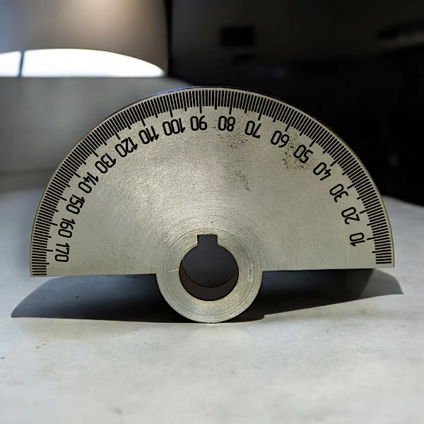 Лазерная маркировка металлического изделия, нанесение шкалы по окружности