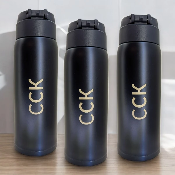 Термосы с черным лако-красочным покрытием, золотой металл под краской