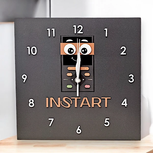 Изготовление часов с логотипом с объемными элементами INSTART Изготовление часов с логотипом с объемными элементами INSTART