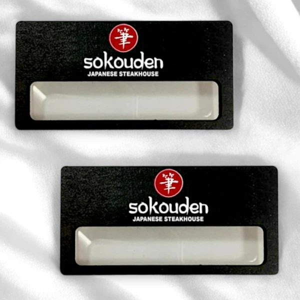 Бейджи с окном из меловой доски, цветная печать