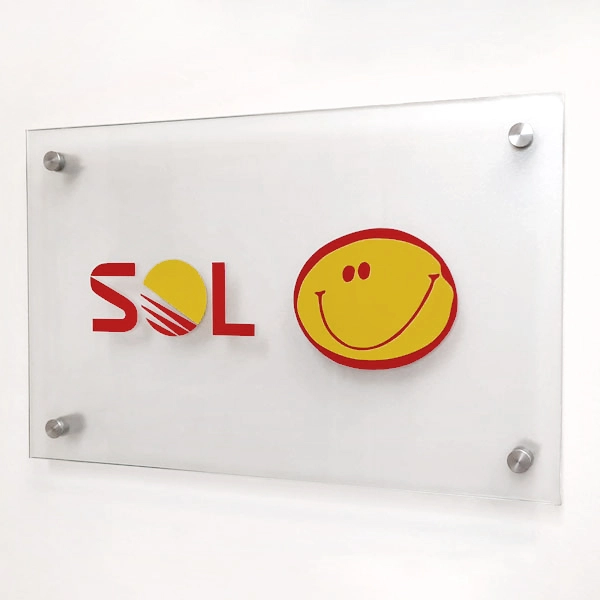 Изготовление табличек из прозрачного полистирола, УФ-печать Изготовление табличек из прозрачного полистирола, УФ-печать