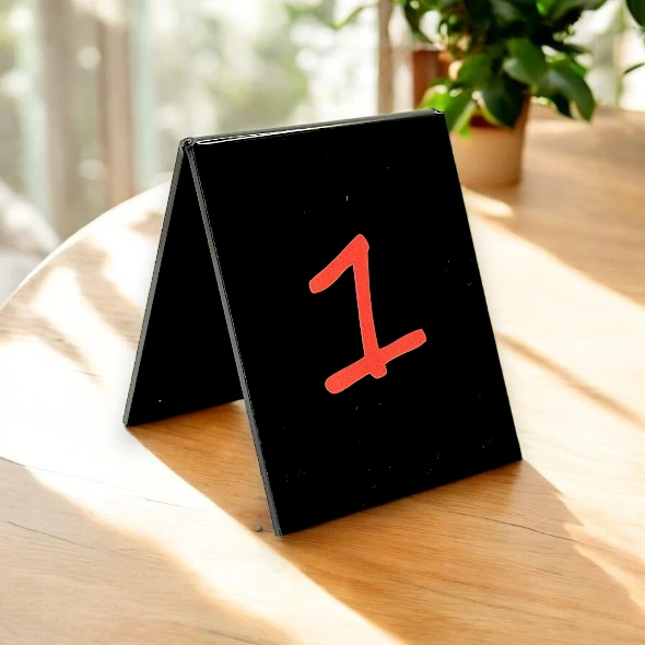 Настольные таблички с номерами. Полистирол, гибка, печать Настольные таблички с номерами. Полистирол, гибка, печать