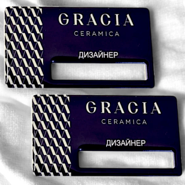 Изготовление пластиковых бейджей с окном с печатью и полимерной заливкой Изготовление пластиковых бейджей с окном с печатью и полимерной заливкой