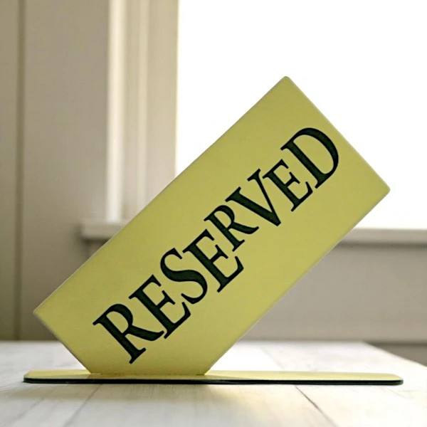 Металлизированный пластик под золото с лазерной гравировкой Металлизированный пластик под золото с лазерной гравировкой